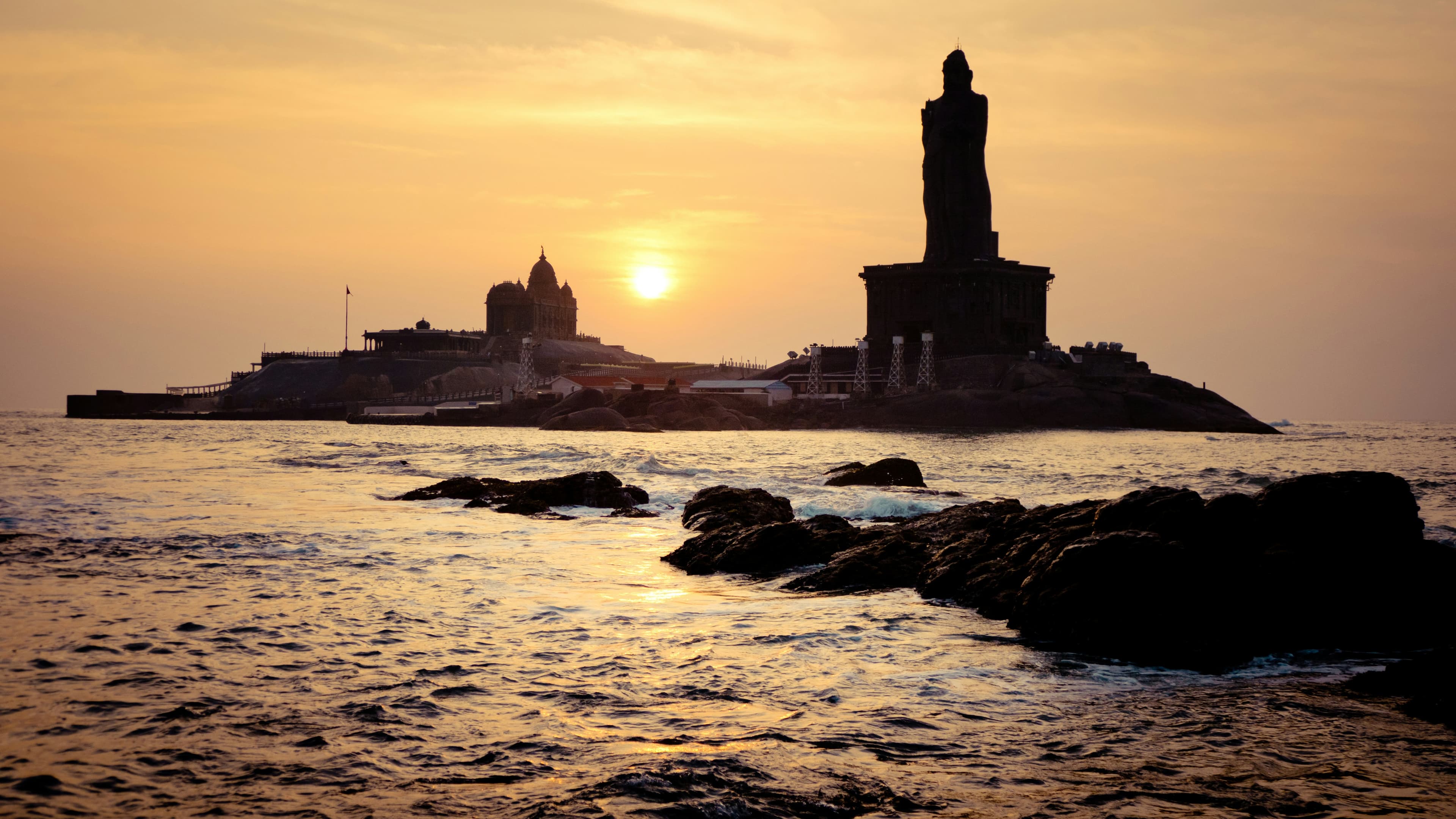 Thiruvallvar Statue